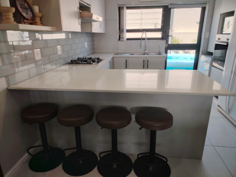 3 Bedroom Property for Sale in Hartenbos Central Western Cape